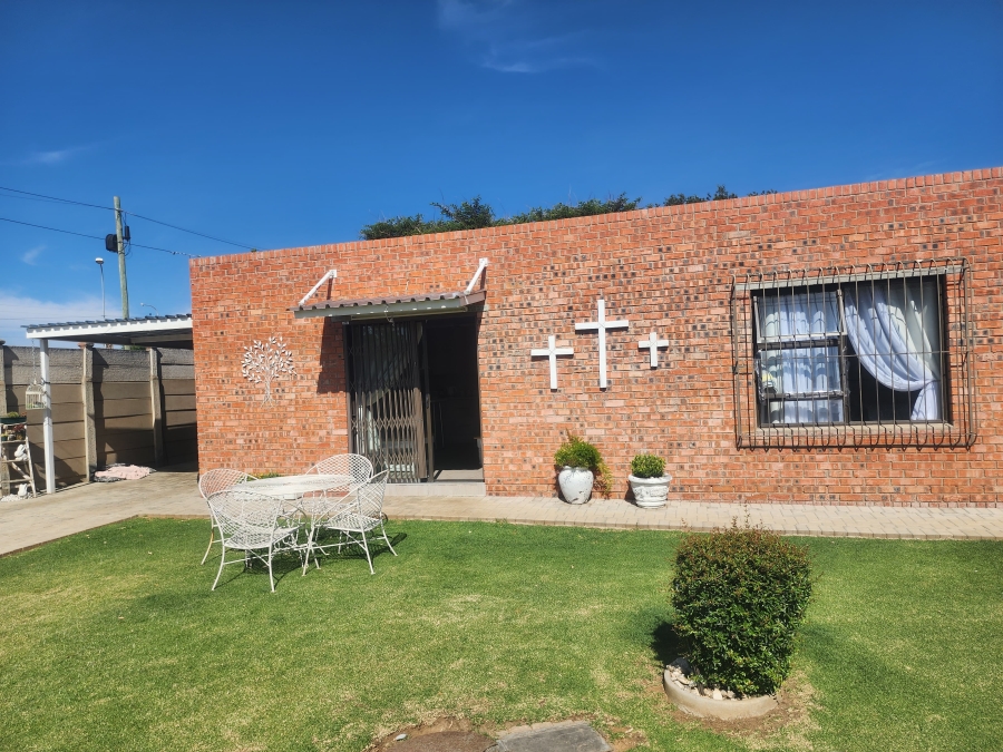 3 Bedroom Property for Sale in Riebeeckstad Free State